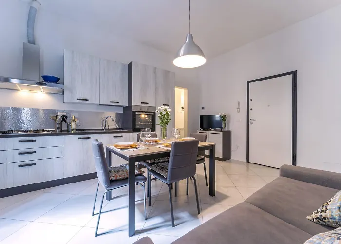 Savonarola Comfy Flat Florencia